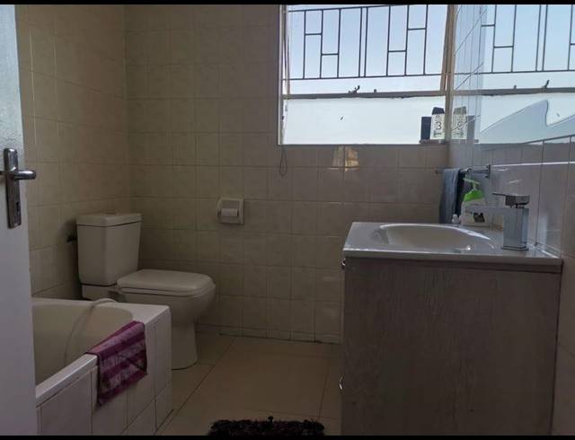 3 BEDROOM TOWNHOUSE FOR SALE IN OAKDENE